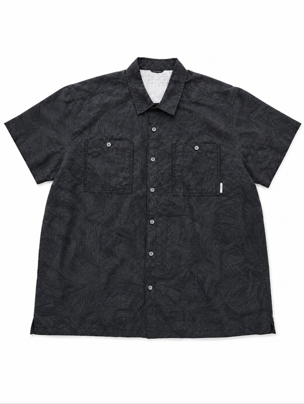 Eddie Bauer Short Sleeve Button Front Shirt XL Gray Leaf Print